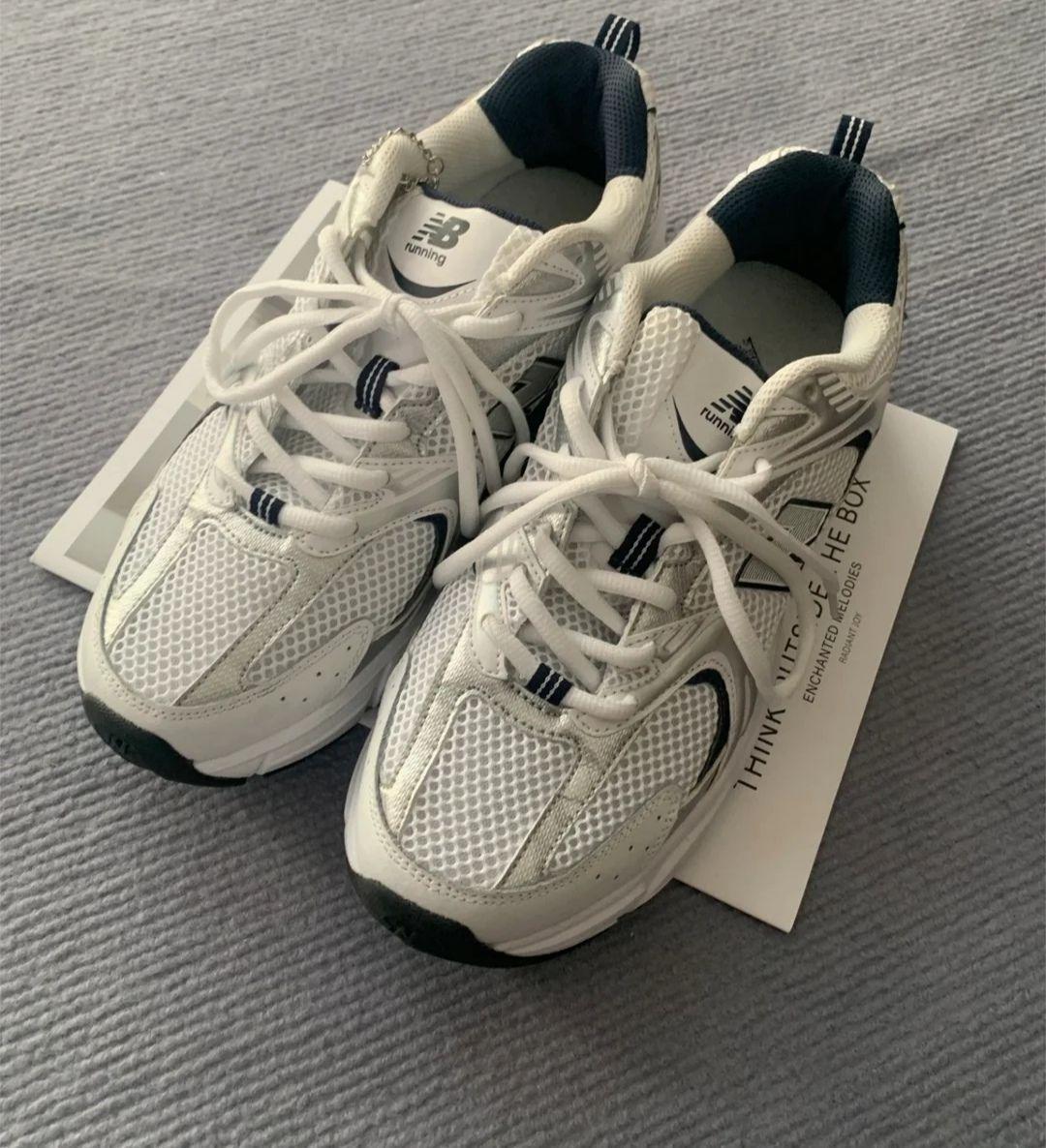 入了这双米白色的New Balance,穿了快两周来聊聊真实感受~